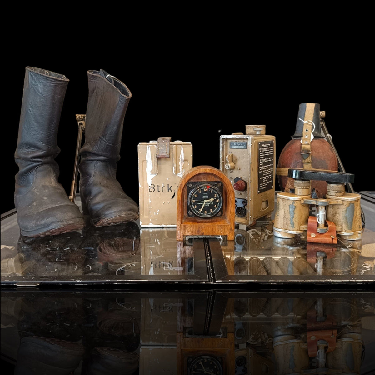 Militaria