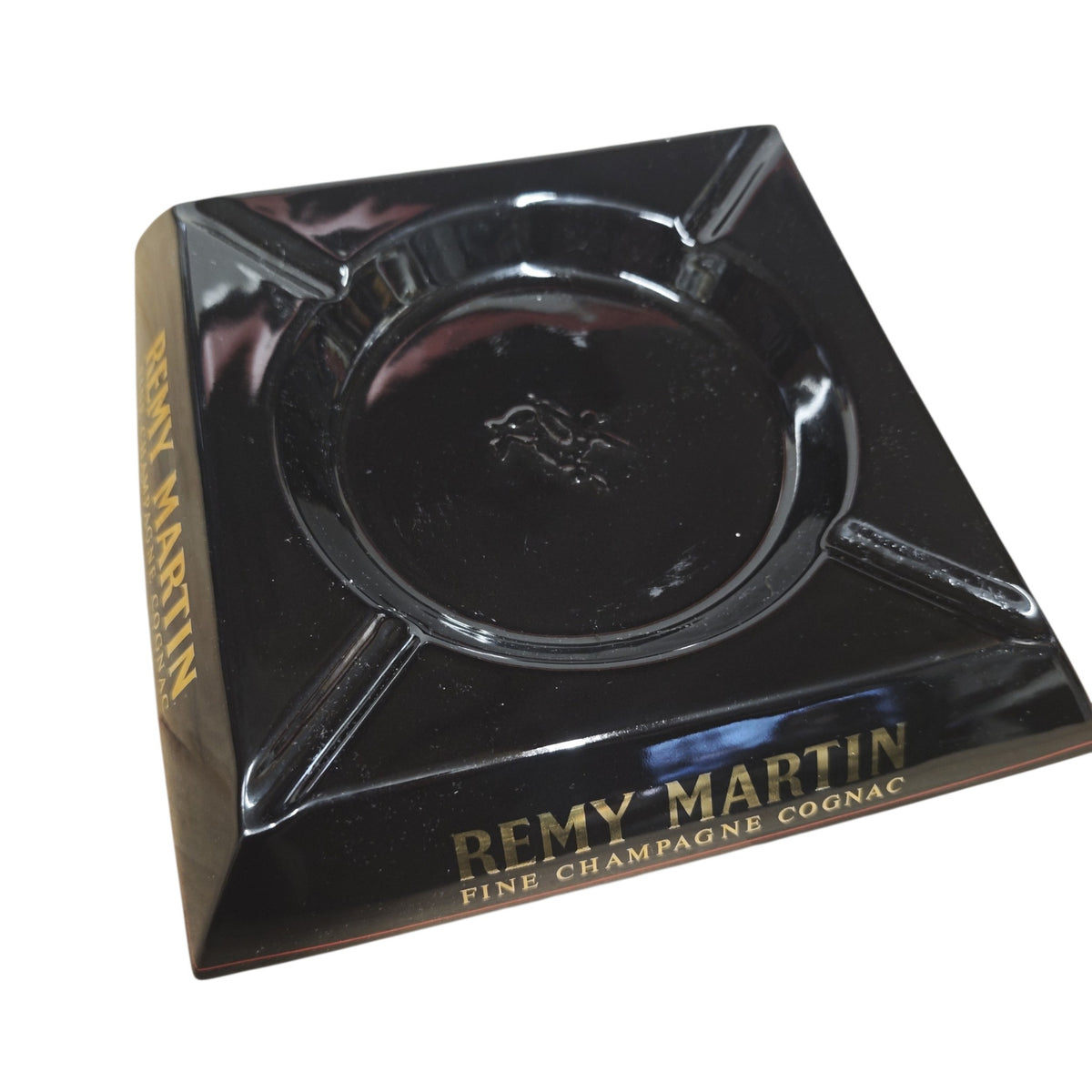 schwarzen Rémy Martin Werbeaschenbecher aus Keramik in Frankreich hergestellt