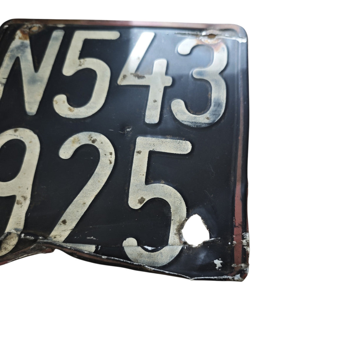 quadratisches österreichisches Kfz-Kennzeichen schwarzes Taferl weißer Aufschrift