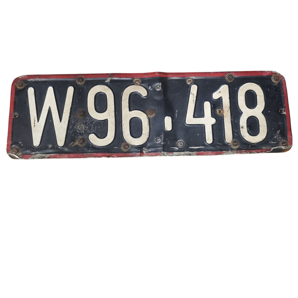 historisches schwarzes österreichisches Kfz-Kennzeichen aus Wien