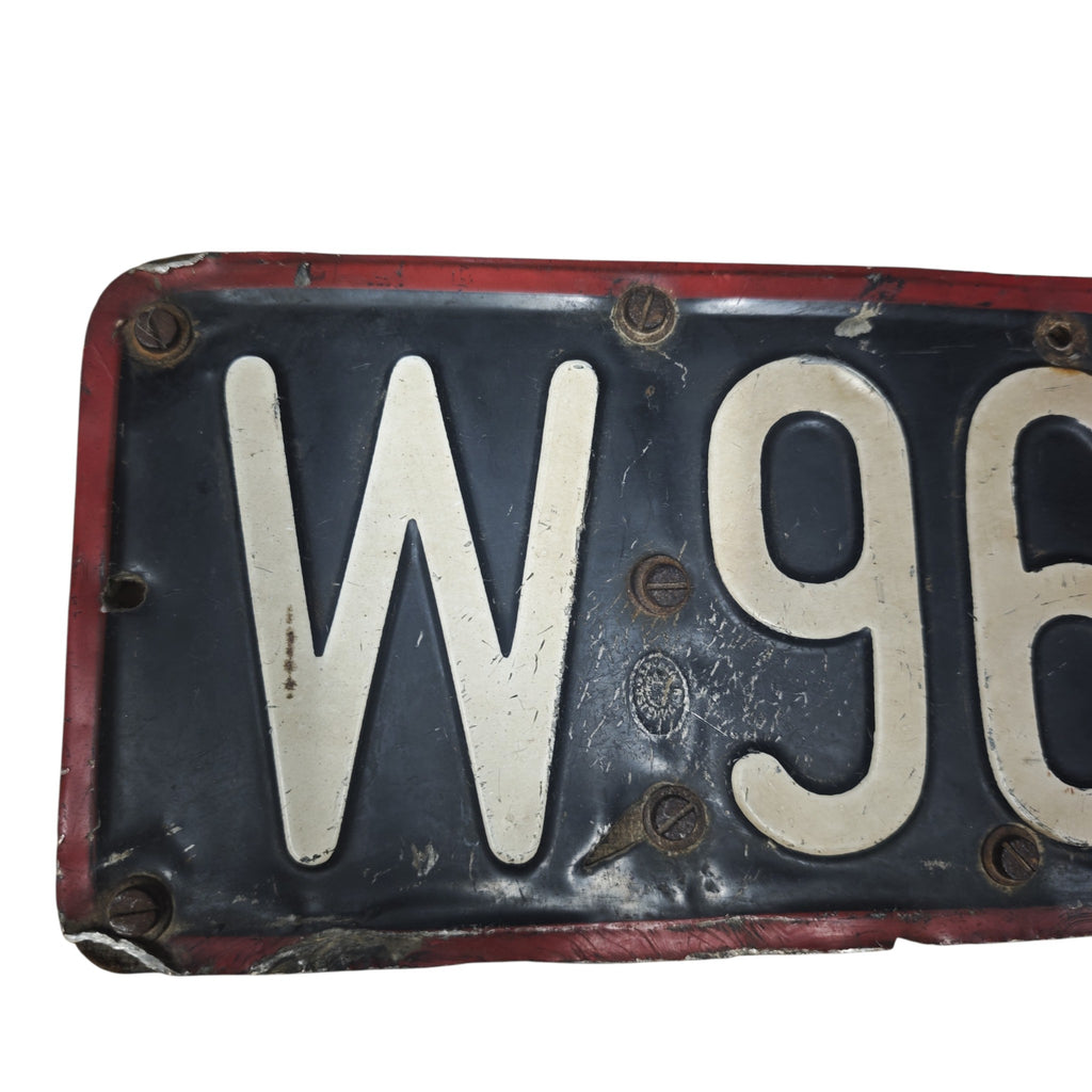 historisches schwarzes österreichisches Kfz-Kennzeichen aus Wien