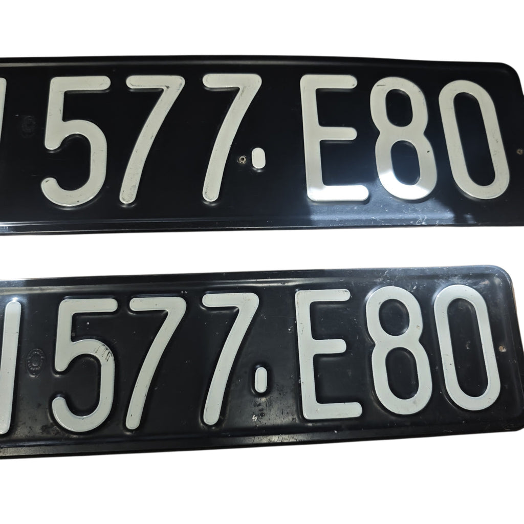 Authentisches österreichisches Kfz-Kennzeichen Schwarze Nummern Tafferl Nummernschild